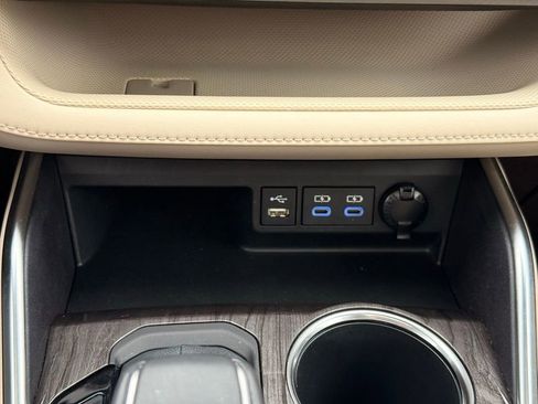 Used 2022 Toyota Highlander Platinum image 24