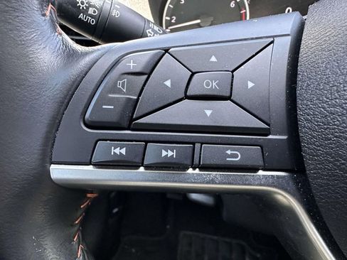 Used 2023 Nissan Sentra SR w/ SR Premium Package FWD image 18
