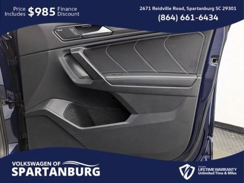 Used 2024 Volkswagen Tiguan SEL R-Line image 3