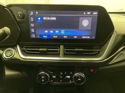 Used 2024 Chevrolet Trax RS FWD image 15