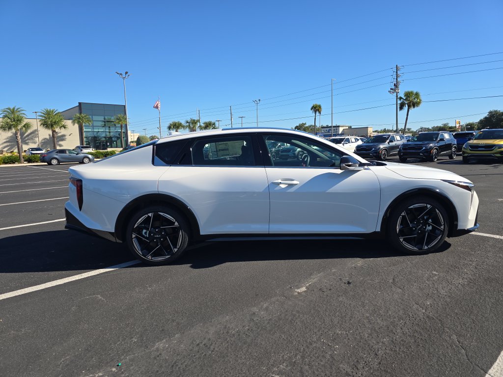 New 2026 Kia K4 GT-Line w/ GT-Line Premium Package FWD image 9