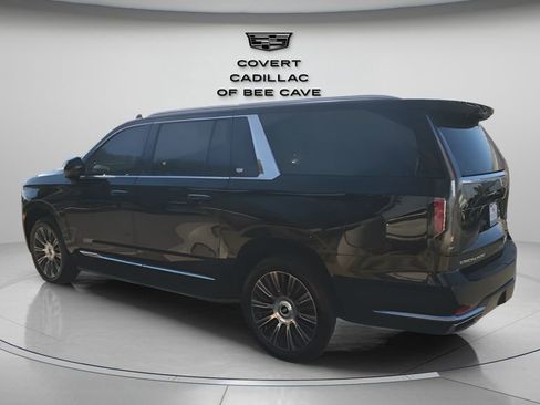 Used 2022 Cadillac Escalade ESV Premium Luxury image 7