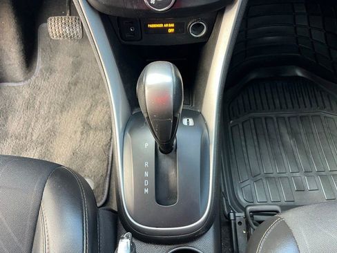 Used 2022 Chevrolet Trax LT w/ LT Convenience Package image 29