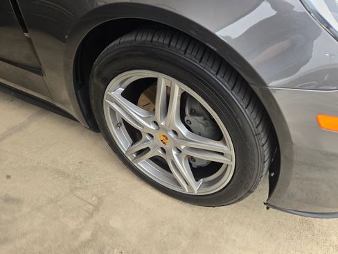 Used 2018 Porsche Panamera 4S image 6