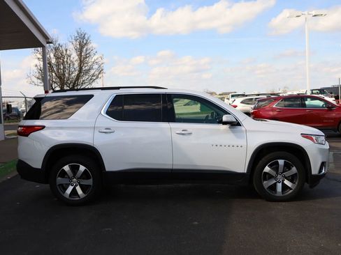 Used 2020 Chevrolet Traverse LT w/ LT Premium Package image 4