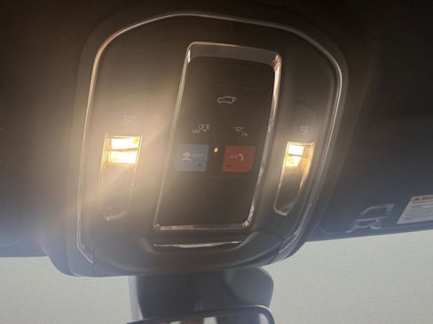 Used 2022 Jeep Grand Cherokee Altitude image 17