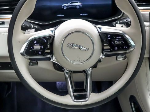 Used 2025 Jaguar F-PACE R-Dynamic S image 15