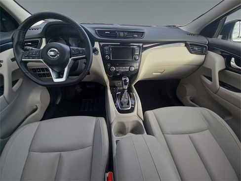 Used 2022 Nissan Rogue Sport SL w/ Premium Package image 14