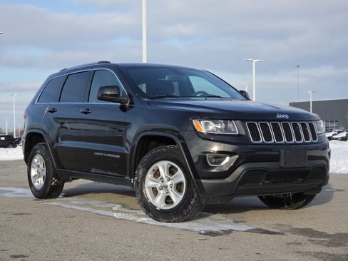 Used 2016 Jeep Grand Cherokee Laredo w/ Quick Order Package 23E image 2
