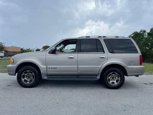 Used 2001 Lincoln Navigator 4WD image 6