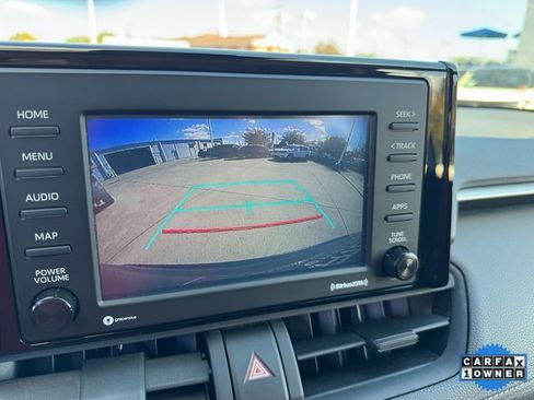 Used 2020 Toyota RAV4 XLE image 10