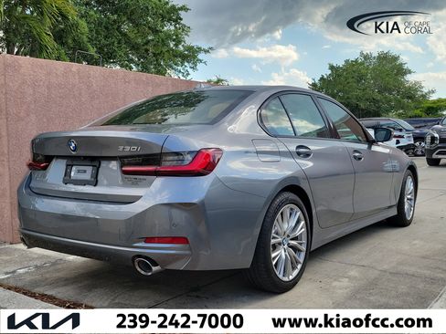 Used 2023 BMW 330i Sedan w/ Convenience Package RWD image 10