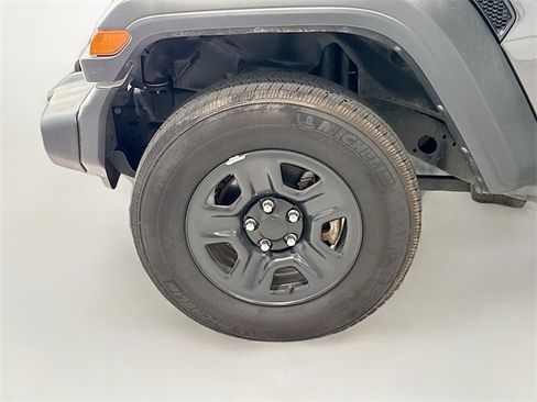 Used 2022 Jeep Wrangler Unlimited Sport image 25