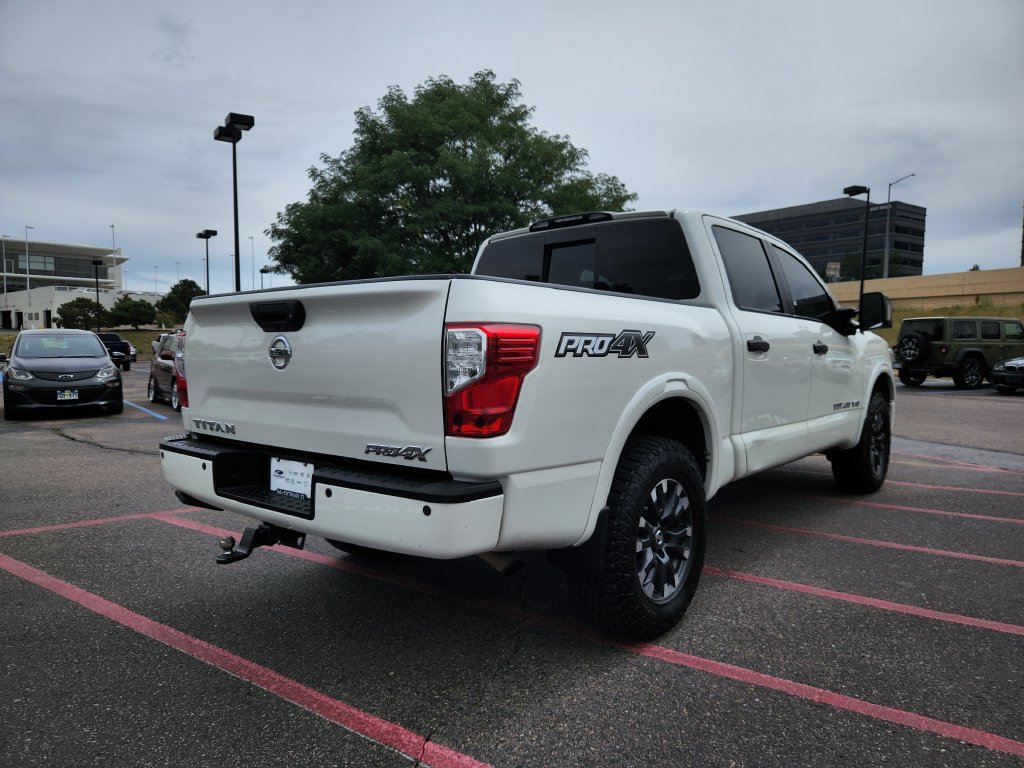Used 2018 Nissan Titan PRO-4X w/ Pro-4x Convenience Package AWD/4WD image 5