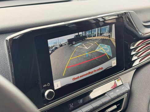 Used 2025 Toyota Camry LE image 41