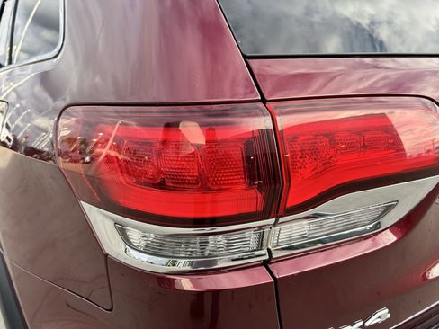 Used 2022 Jeep Grand Cherokee Limited image 7