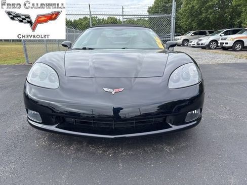 Used 2005 Chevrolet Corvette Convertible w/ Preferred Equipment Group RWD image 2
