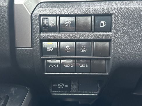 Used 2025 Toyota Tacoma TRD Off-Road image 30