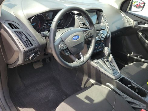 Used 2017 Ford Focus SEL w/ Cold Weather Package FWD image 21