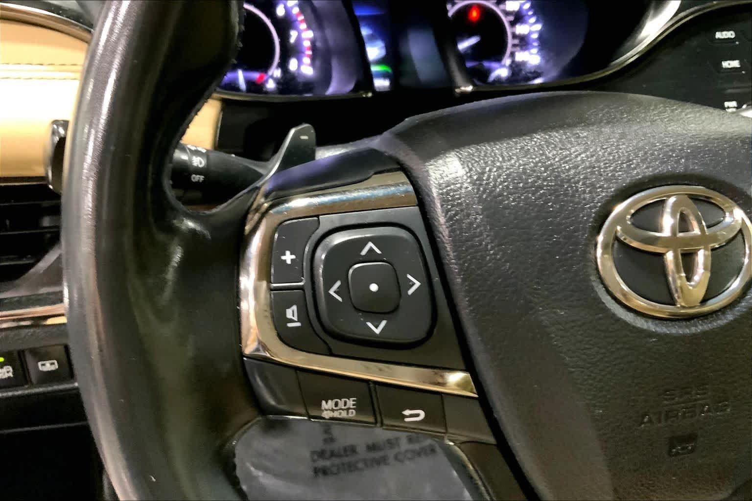 Used 2015 Toyota Avalon Limited FWD image 24