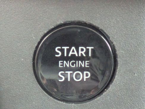 Used 2024 Nissan Rogue SV FWD image 30