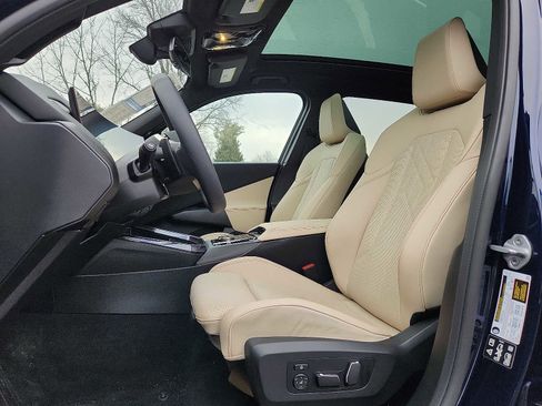 Used 2025 BMW X3 xDrive30i w/ Premium Package image 13