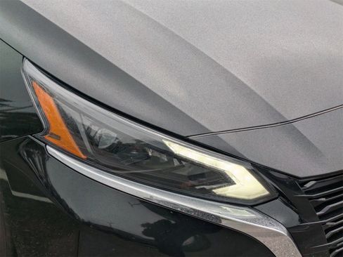 Used 2023 Nissan Altima 2.5 SV image 9