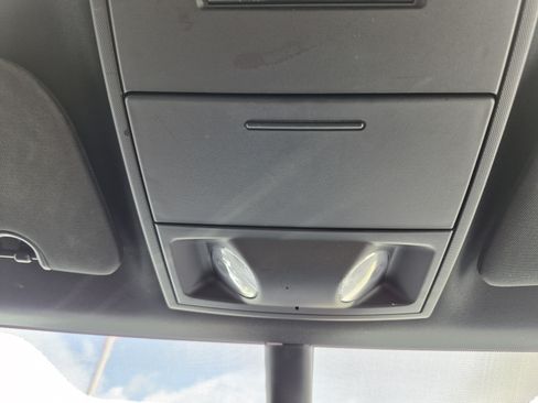 Used 2019 Dodge Grand Caravan SE FWD image 22