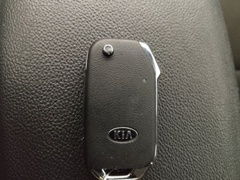 Used 2019 Kia Forte LXS FWD image 32