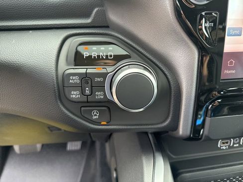 New 2026 RAM 1500 Big Horn AWD/4WD image 13