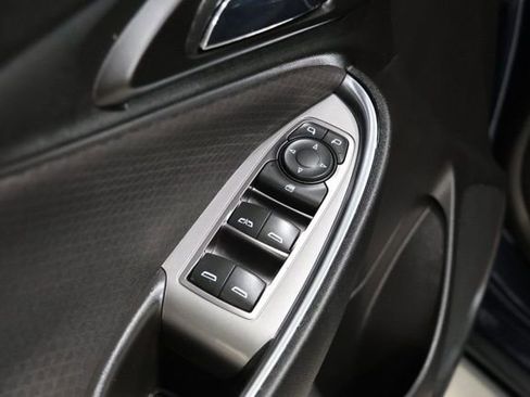 Used 2016 Chevrolet Malibu LT FWD image 19