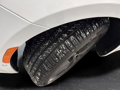 Used 2024 Chrysler Pacifica Limited w/ S Appearance Package image 37