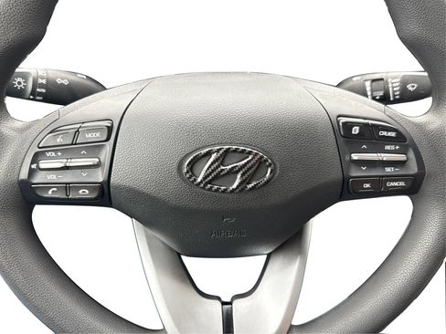 Used 2020 Hyundai Elantra SEL FWD image 17