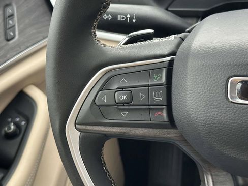 Used 2024 Jeep Grand Cherokee Limited image 22