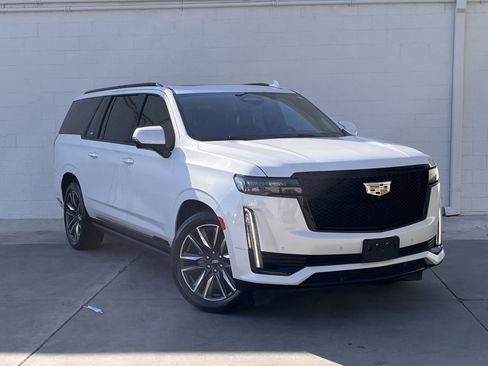 Used 2021 Cadillac Escalade ESV Sport Platinum w/ Heavy-Duty Trailer Package image 1