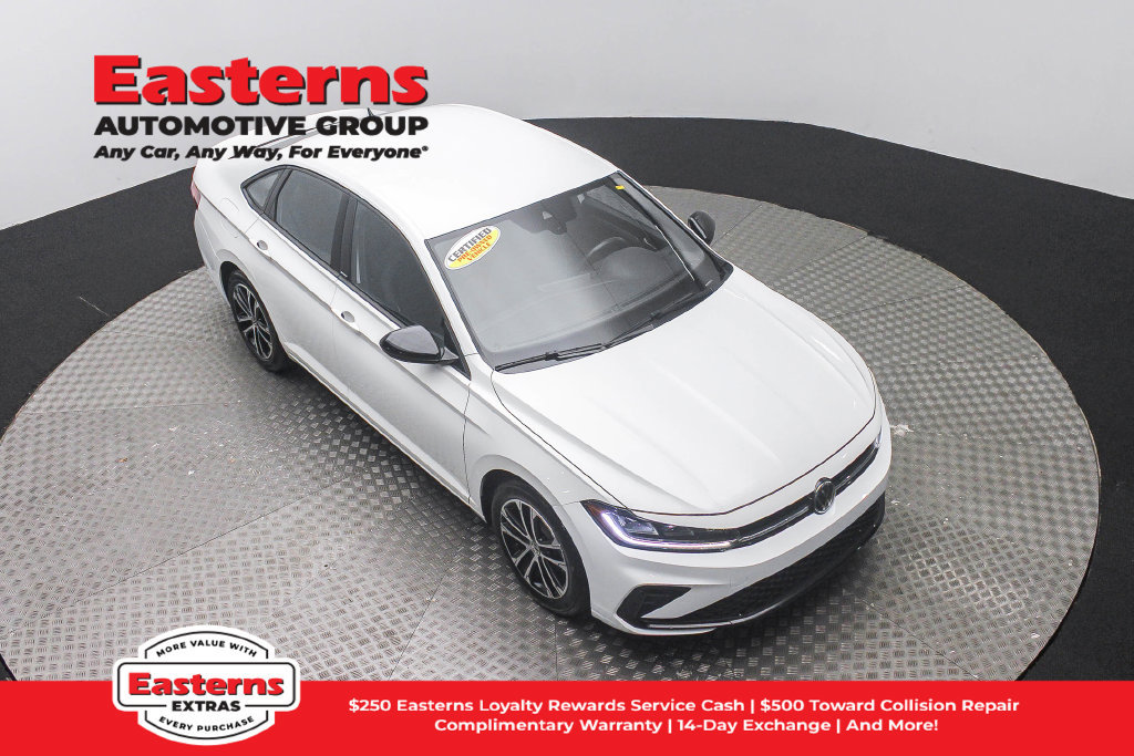 Used 2025 Volkswagen Jetta Sport FWD image 4