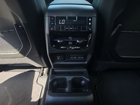 New 2026 Jeep Grand Cherokee L Limited AWD/4WD image 24
