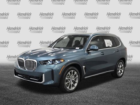 New 2026 BMW X5 xDrive50e w/ Premium Package image 3
