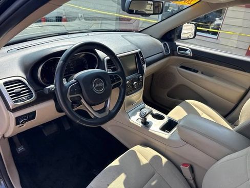 Used 2014 Jeep Grand Cherokee Laredo w/ Quick Order Package 23E AWD/4WD image 11