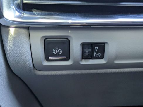 Certified 2023 Cadillac XT4 Luxury FWD image 15