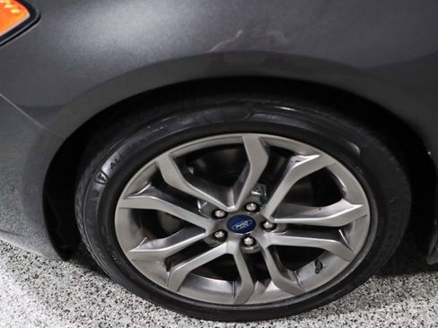 Used 2019 Ford Fusion SEL image 11