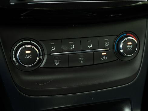 Used 2019 Nissan Sentra S image 31