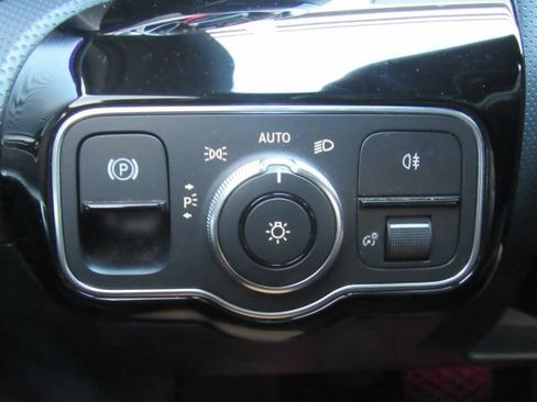 Used 2021 Mercedes-Benz A 220 w/ Premium Package image 34