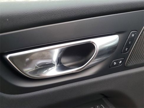 New 2026 Volvo XC60 B5 Ultra w/ Protection Package Premier image 20