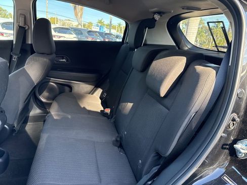 Used 2018 Honda HR-V LX image 17