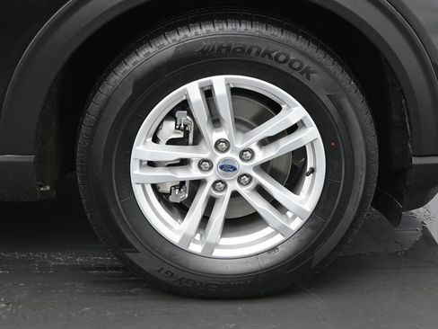 Used 2022 Ford Explorer XLT image 25