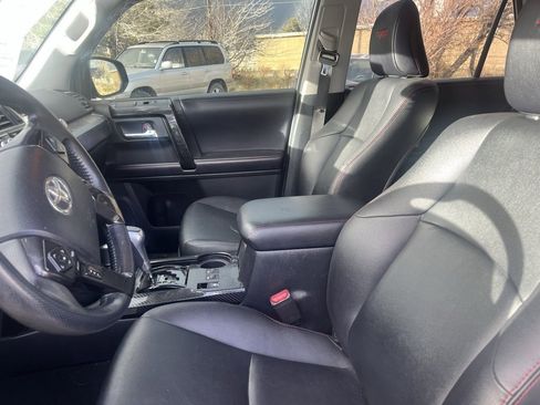 Used 2018 Toyota 4Runner TRD Off-Road Premium image 12