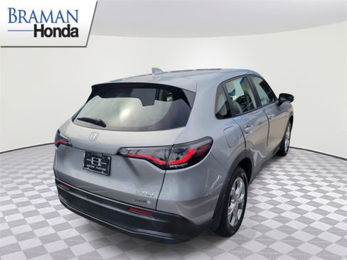 Certified 2023 Honda HR-V LX image 4