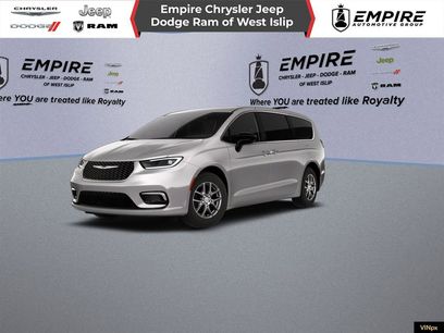 New 2026 Chrysler Pacifica Select