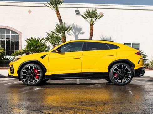 Used 2019 Lamborghini Urus image 2
